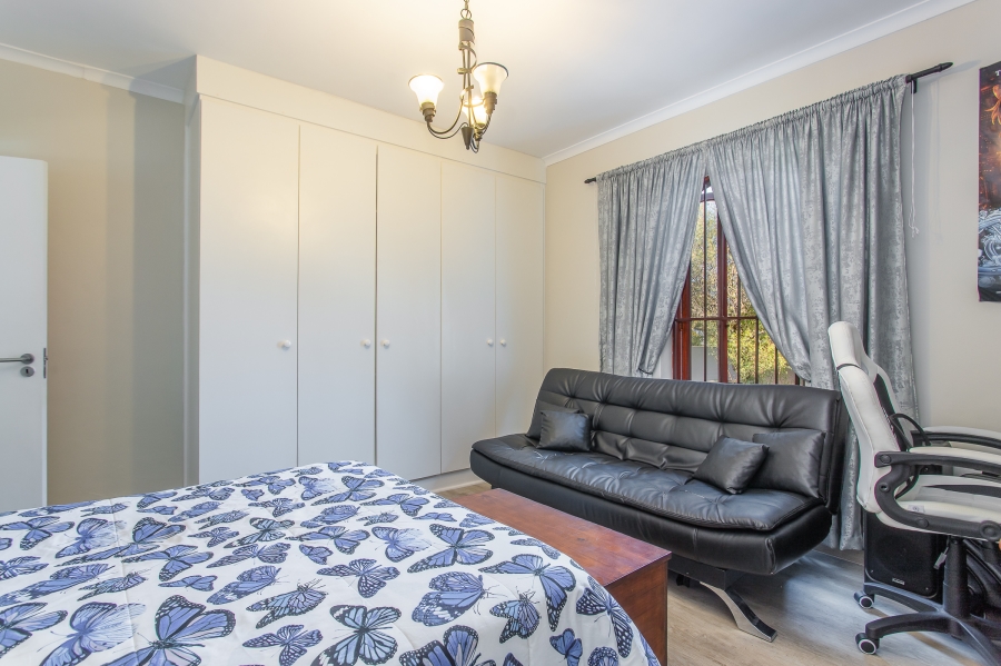 To Let 3 Bedroom Property for Rent in Ranzadale Western Cape